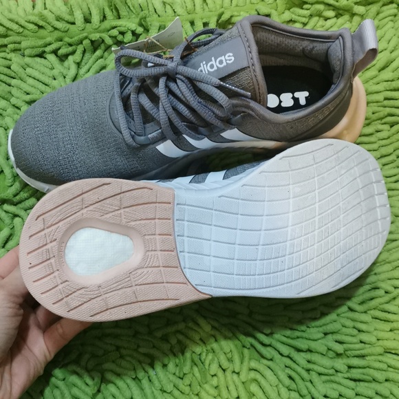 Adidas Boost Size US 5.5 - Picture 5 of 6